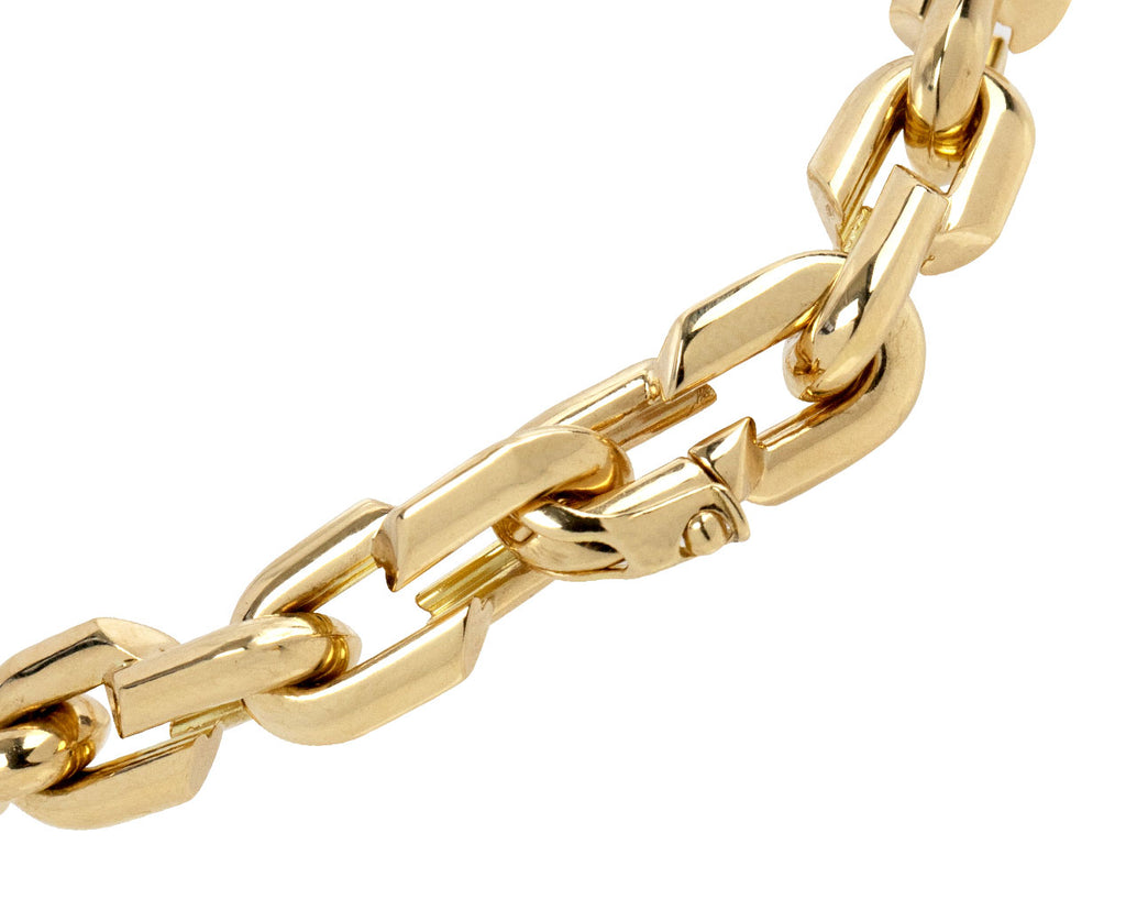 Foundrae Small Strong Hearts Love Link Chain Bracelet Clasp Close Up