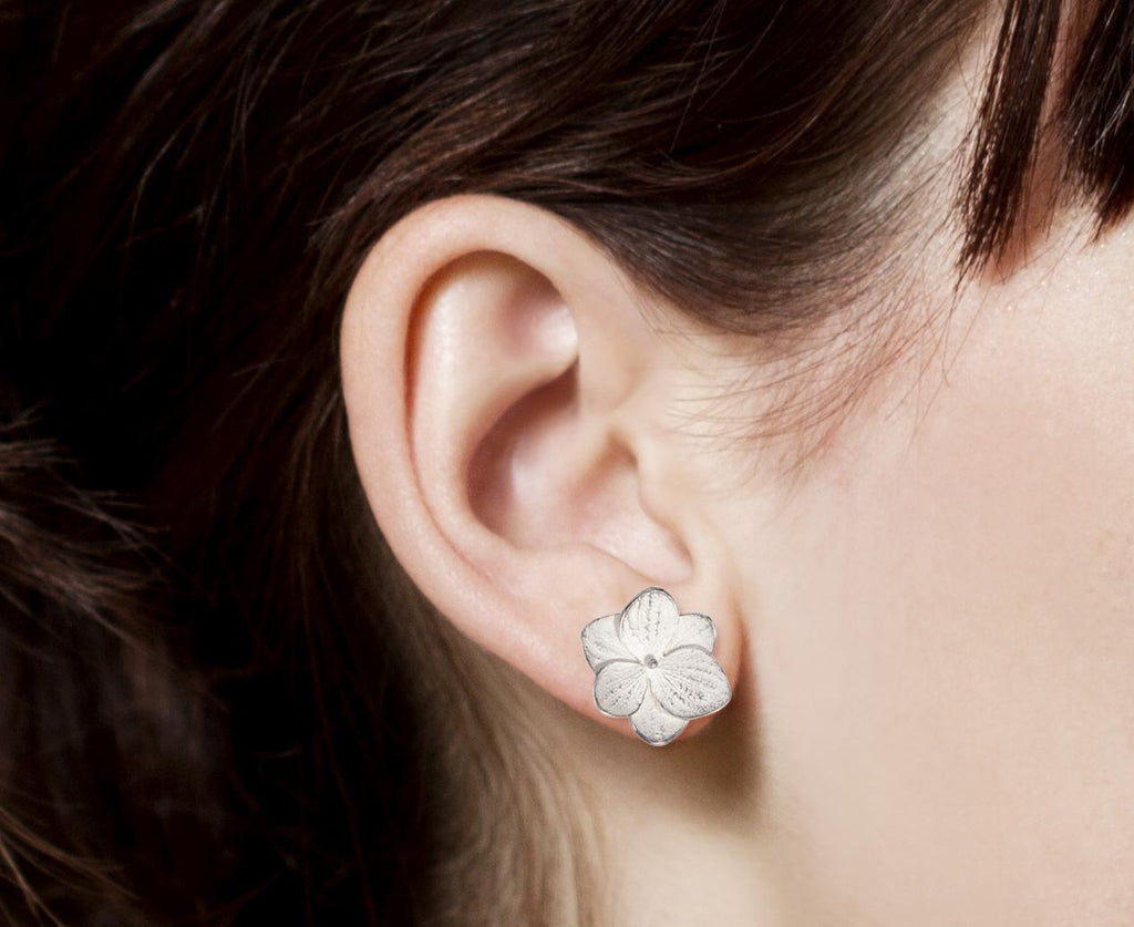 Silver Hydrangea Flower Twin Post Earrings - TWISTonline 
