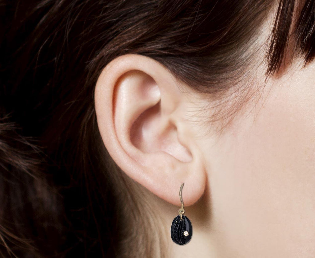 Onyx and Diamond Cauri N°2 Earrings - TWISTonline 