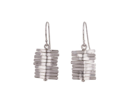 Shake Earrings - TWISTonline 