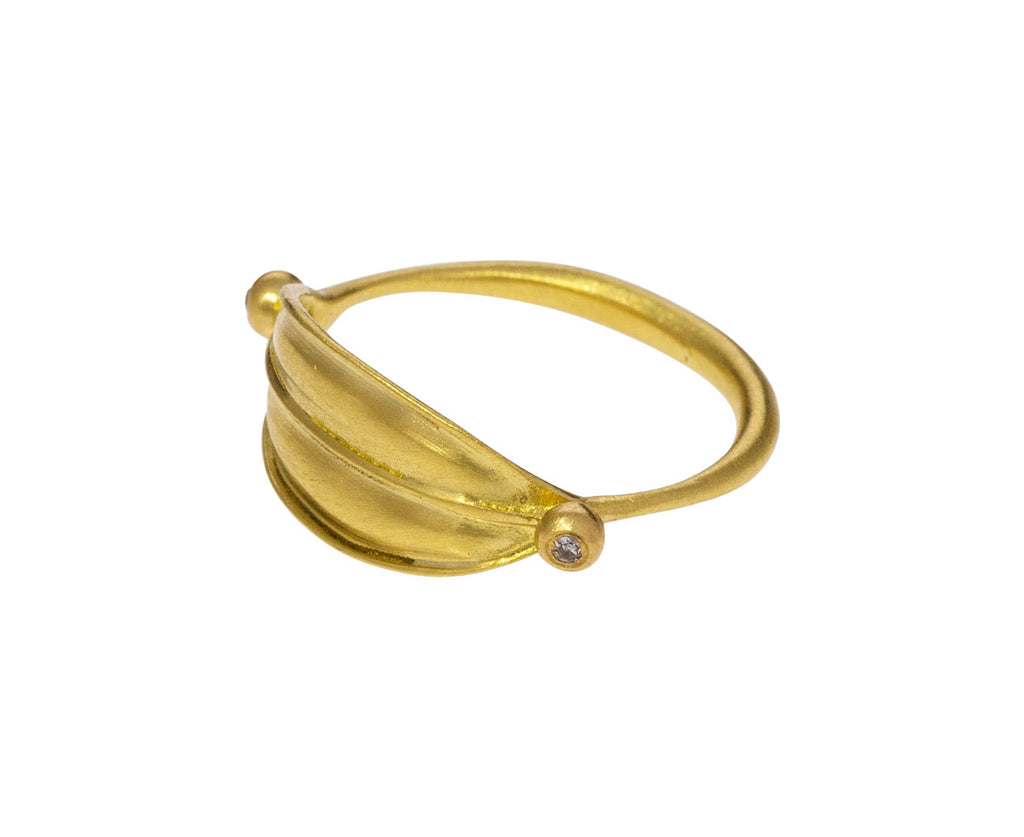 Diamond Laurel Ring - TWISTonline 