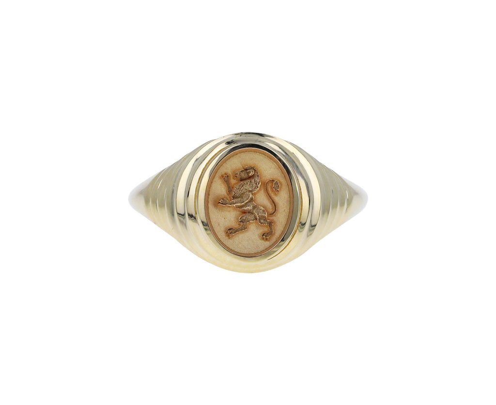 Vintage Lion Intaglio Signet Ring For Sale at 1stDibs