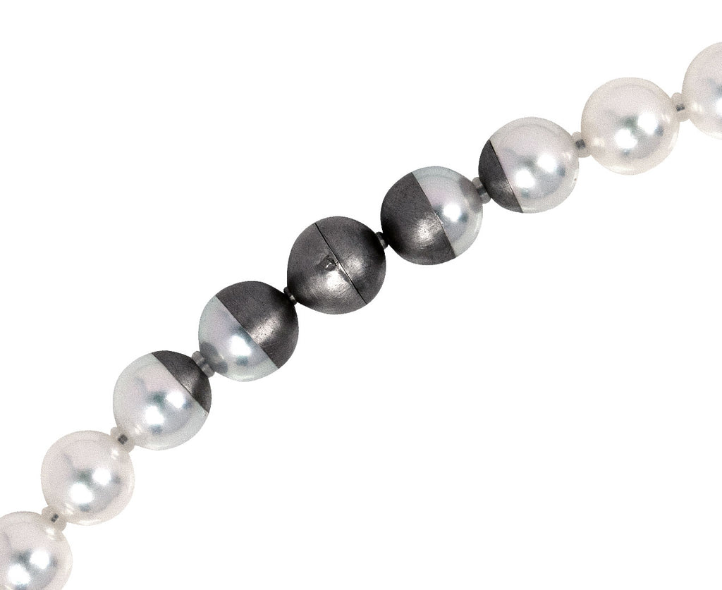 YUTAI Akoya Black Pearl Ombre Sectional Necklace Close Up Clasp