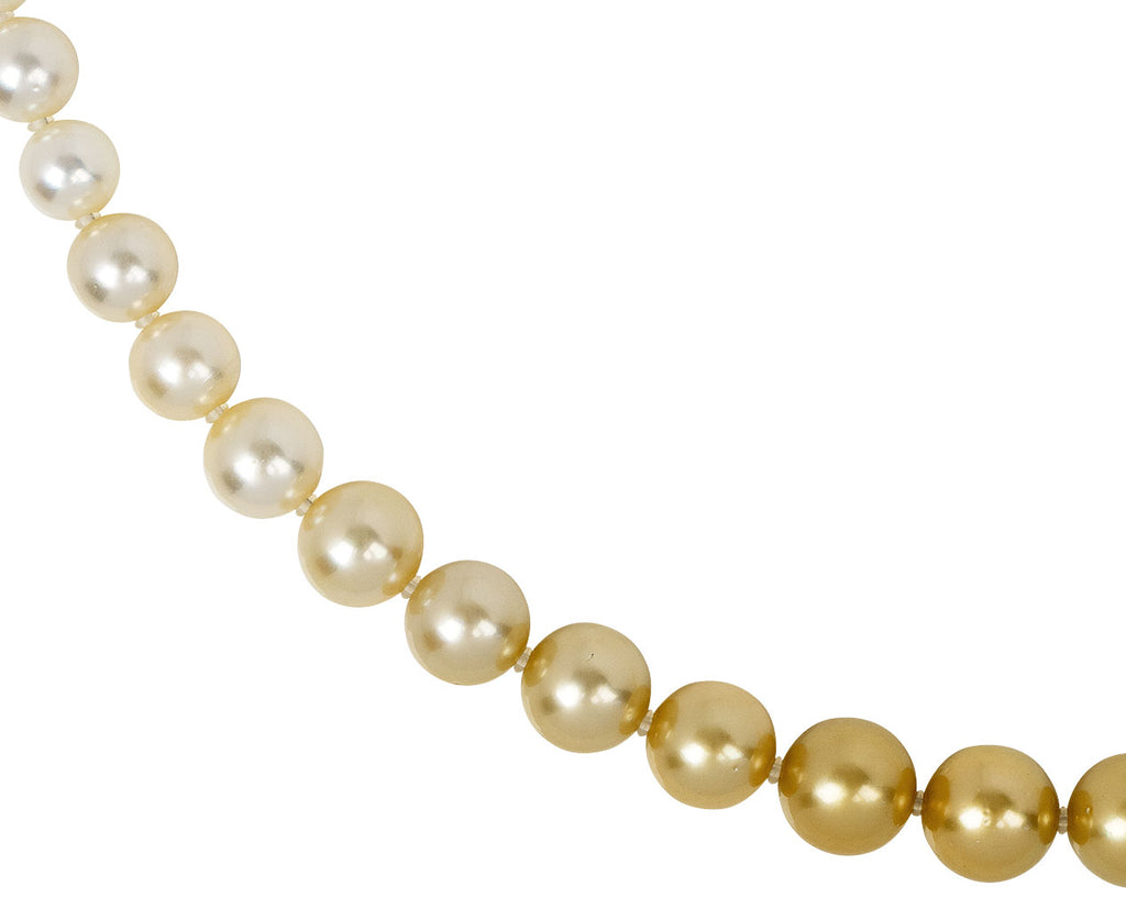 YUTAI Sectional Akoya White and Yellow Pearl Necklace Close Up
