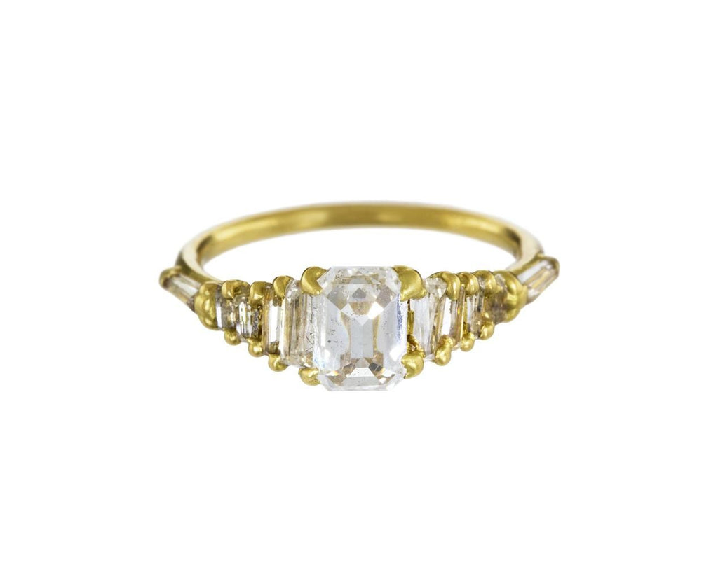 Diamond Atrium Halo Solitaire - TWISTonline 