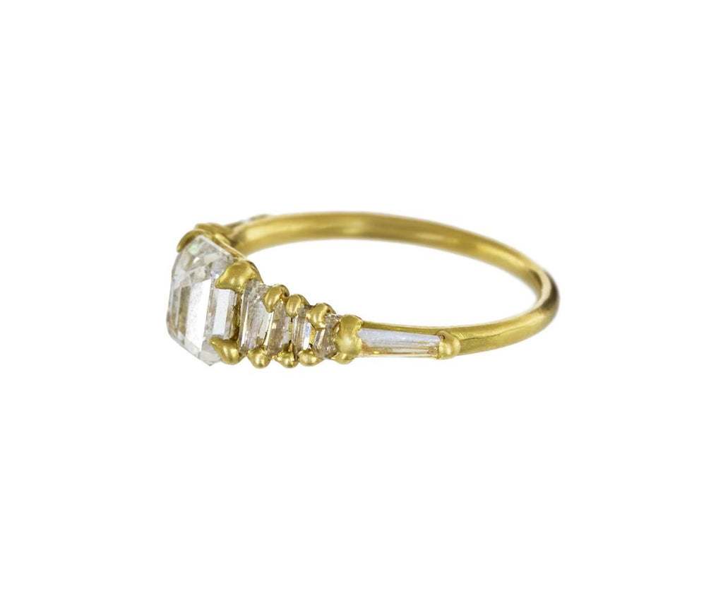 Diamond Atrium Halo Solitaire - TWISTonline 