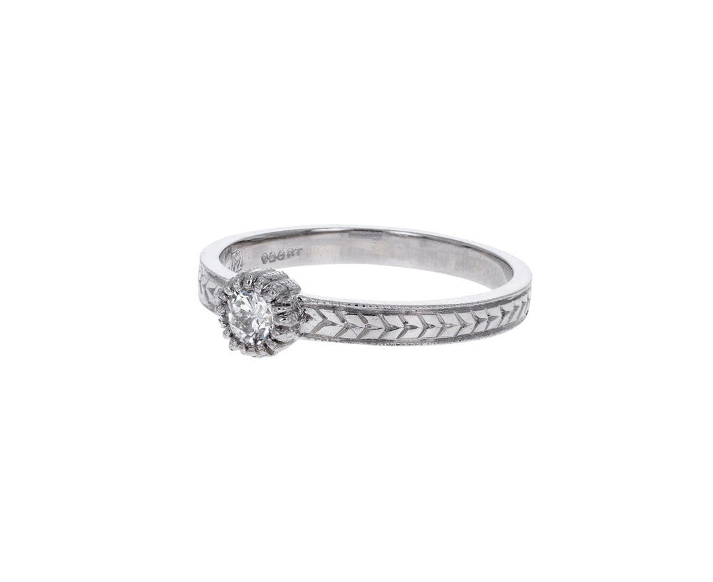 Single Spidery Prong Ring