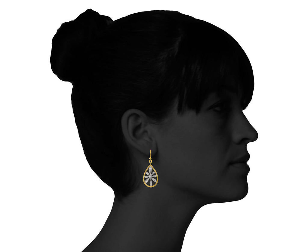 Pear Flower Earrings - TWISTonline 